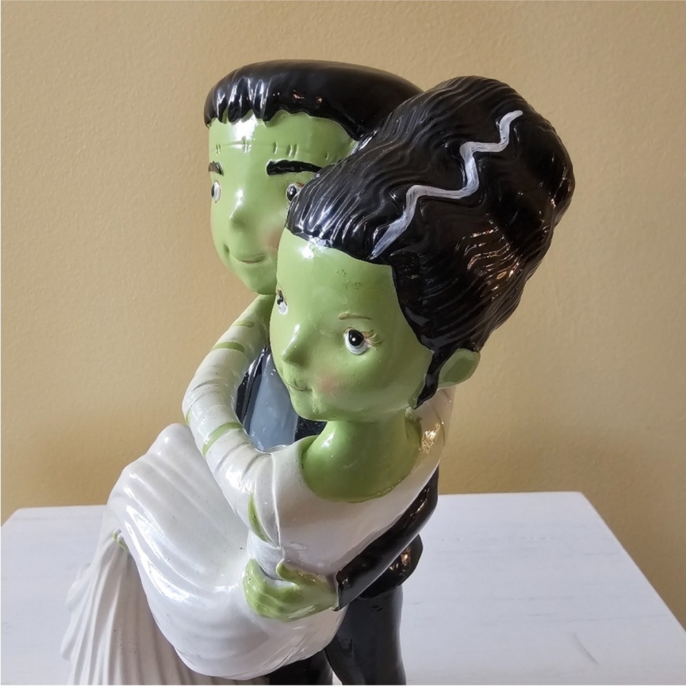 Goblin & Ghoul Frankenstein and His Bride Figurine - Picture 9 of 11